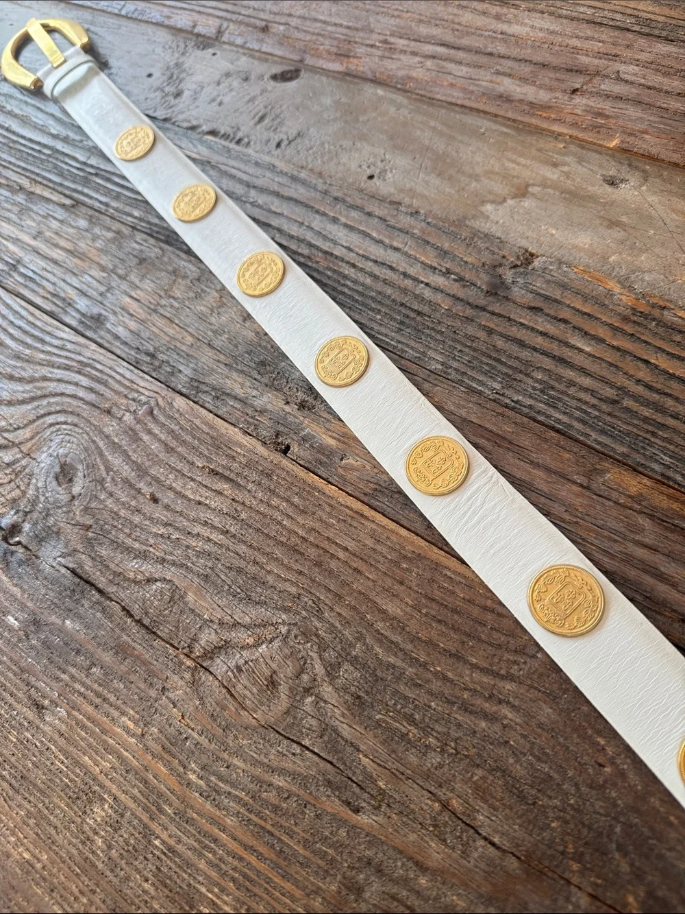 Emily Daniell white leather gold toned coin vintage belt 29-34 waist